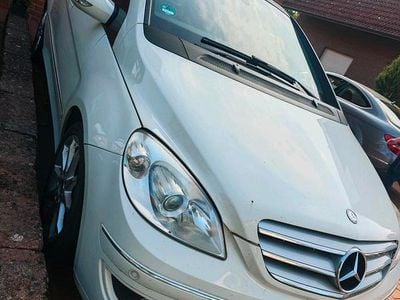 Mercedes B180