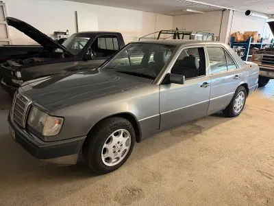 Gebraucht Mercedes 200 1991 Grau Limousine