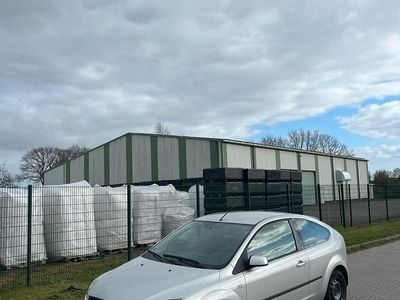 Gebraucht Ford Focus 101 PS (74 kW) 2007 Silber Kleinwagen