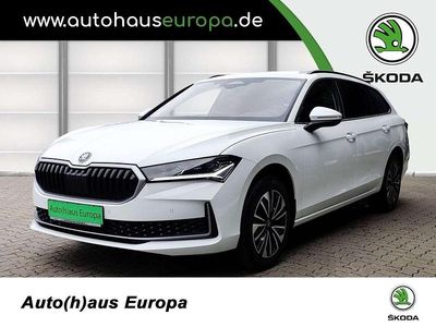 Kristallweiß uni Neu 2025 Skoda Superb Selection Kombi | 45.900 € (Fairer Preis)