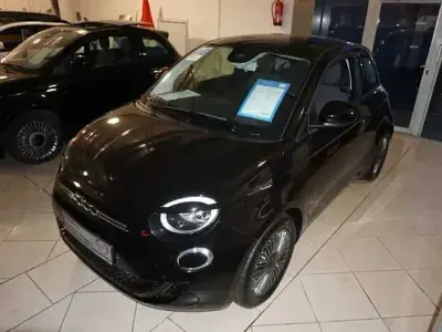 Gebraucht Fiat 500e Icon 86 kW (118 PS) 2022 Schwarz Limousine