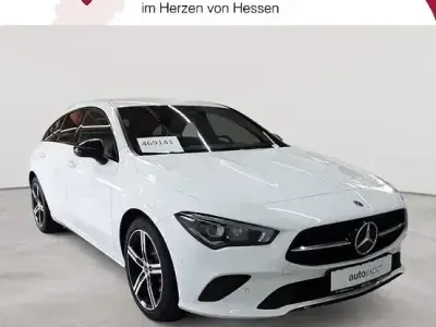 Gebraucht Mercedes CLA200 Shooting Brake Progressive 150 PS (110 kW) 2023 Polarweiß Kombi