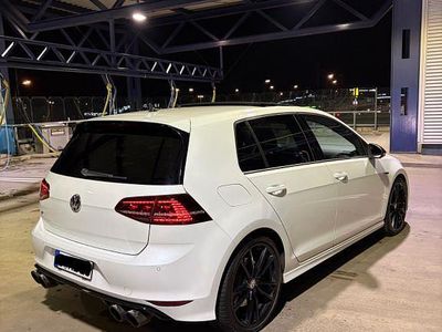 Second-hand VW Golf VII R 300 CP (220 kW) 2015 Negru Berlinǎ