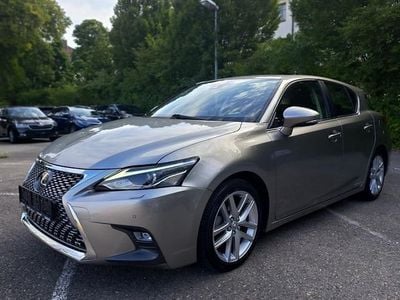 Lexus CT200h