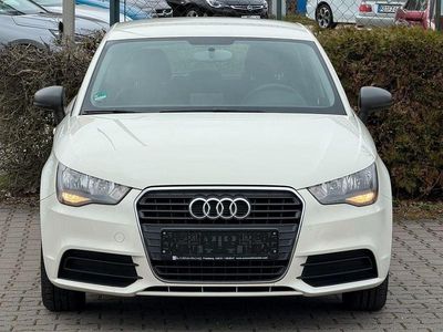 Gebraucht Audi A1 Sportback Attraction 86 PS (63 kW) 2012 Amalfiweiss Kleinwagen