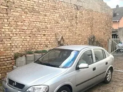 Usata Opel Astra 84 CV (61 kW) 2001 Argento Berlina
