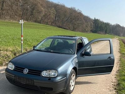 Usata VW Golf IV 101 CV (74 kW) 2002 Andere farben Utilitaria