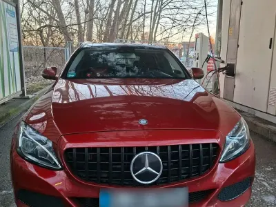 Gebraucht Mercedes C300 Avantgarde 205 PS (150 kW) 2015 Rot Kombi