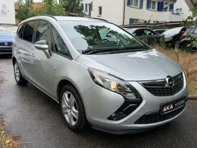 Gebraucht Opel Zafira Edition 140 PS (102 kW) 2015 Silber Van / Kleinbus