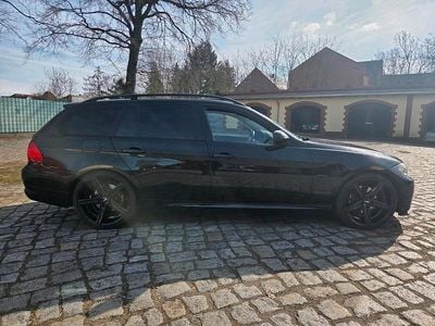 Gebraucht BMW 320 177 PS (130 kW) 2008 Schwarz Kombi