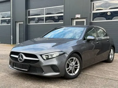 Gebraucht Mercedes A180 116 PS (85 kW) 2018 Grau Limousine