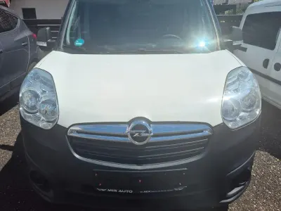 Gebraucht Opel Combo 95 PS (69 kW) 2017 Weiß Van / Kleinbus
