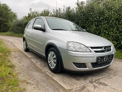 Brugt Opel Corsa 60 HK (44 kW) 2005 Sølv Hatchback
