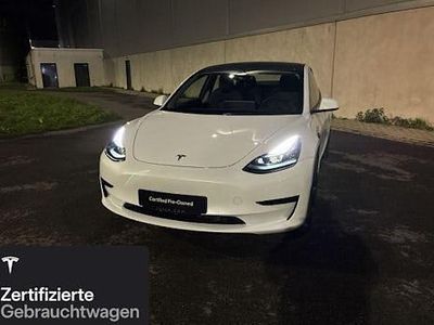 Weiß Gebraucht 2021 Tesla Model 3 Standard Range Limousine | 26.800 € (Fairer Preis)