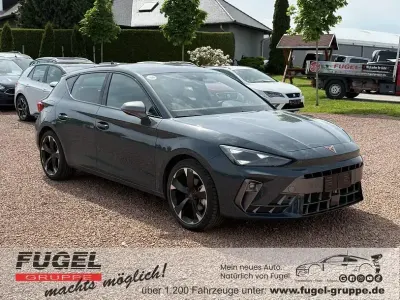 Używany Cupra Leon 150 KM (110 kW) 2024 Niebieski Sedan/Limuzyna