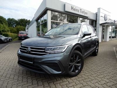 Grau Gebraucht 2023 VW Tiguan Move SUV | 37.750 €