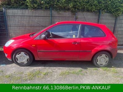 gebraucht Ford Fiesta 1.3 51 kW Kupplung ist Fest !! Klima !!