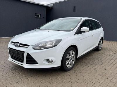 Gebraucht Ford Focus 101 PS (74 kW) 2013 Weiß Kombi