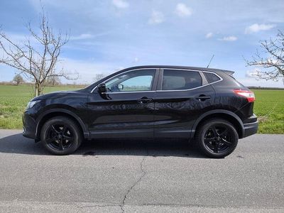 Gebraucht Nissan Qashqai 131 PS (96 kW) 2015 Schwarz SUV