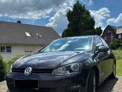 Gebraucht VW Golf VII 110 PS (80 kW) 2014 Schwarz Limousine