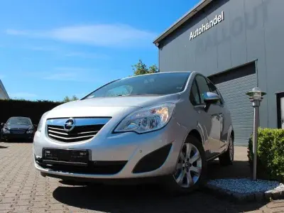 Gebraucht Opel Meriva Edition 101 PS (74 kW) 2018 Silber Van / Kleinbus