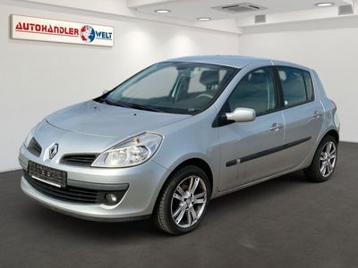 gebraucht Renault Clio III 1.6i Privilege