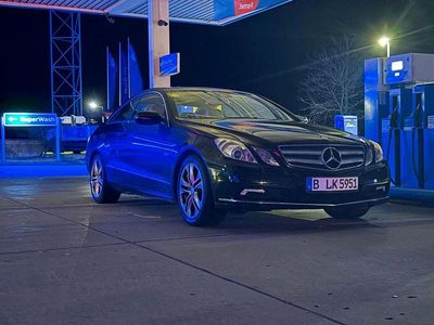 Gebraucht Mercedes E350 292 PS (214 kW) 2009 Schwarz Coupé