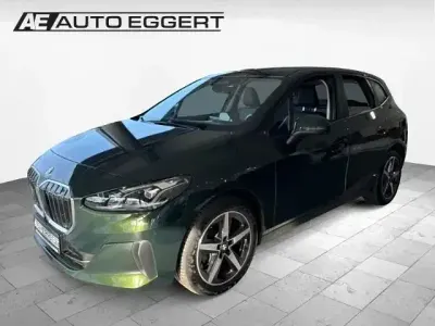 Usado BMW 218 Luxury Line 136 HP (100 kW) 2022 Verde Monovolume