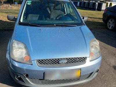 Gebraucht Ford Fiesta 80 PS (58 kW) 2006 Blau Kleinwagen