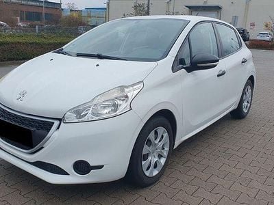 Gebraucht Peugeot 208 Access 68 PS (50 kW) 2014 Weiß Kleinwagen