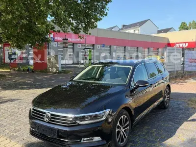 Gebraucht VW Passat Comfortline 150 PS (110 kW) 2018 Schwarz Kombi