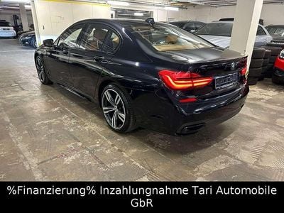 Azuritschwarz metallic Gebraucht 2018 BMW 750 M Sport Limousine | 38.980 € (Fairer Preis)
