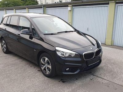 Gebraucht BMW 218 Gran Tourer Sport Line 150 PS (110 kW) 2016 Schwarz Van / Kleinbus