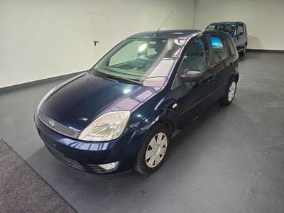 Usado Ford Fiesta Ambiente 80 HP (58 kW) 2005 Azul Citadino