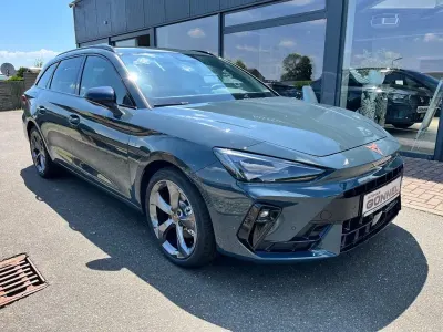 Neu Cupra Leon 150 PS (110 kW) 2026 Blau Limousine