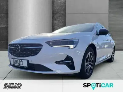 Używany Opel Insignia Business 122 KM (89 kW) 2021 Biały Kombi