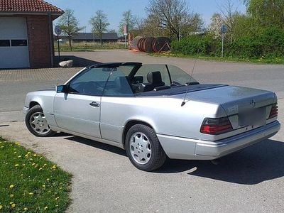 Usata Mercedes 300 Sportline 200 CV (147 kW) 1993 Argento Cabrio