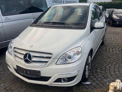 Mercedes B200