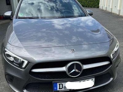 Gebraucht Mercedes A180 116 PS (85 kW) 2019 Limousine