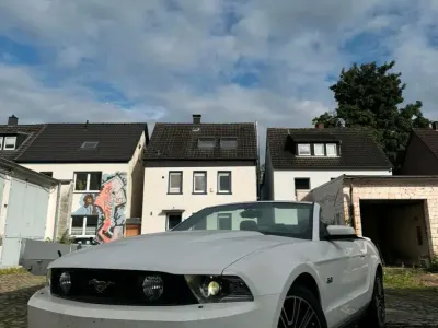 Gebraucht Ford Mustang GT 450 PS (330 kW) 2012 Weiß Cabrio