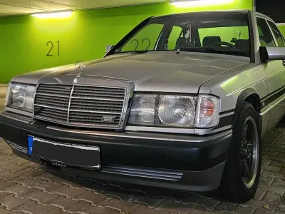 Gebraucht Mercedes 190 160 PS (117 kW) 1993 Silber Limousine