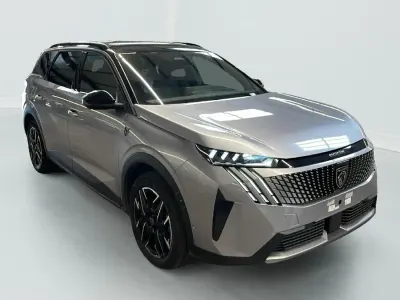 Gebraucht Peugeot 5008 GT 136 PS (100 kW) 2025 Grau (gris artense  toit noir) SUV