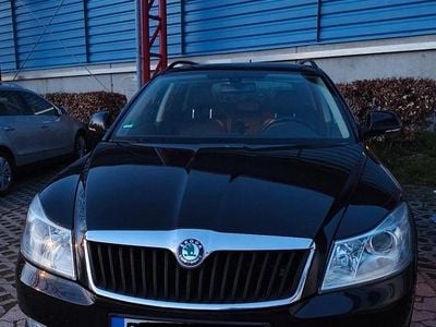 Gebraucht Skoda Octavia Ambiente 160 PS (117 kW) 2011 Schwarz Kombi
