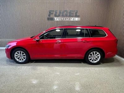 Gebraucht VW Passat 122 PS (89 kW) 2022 Rot Kombi
