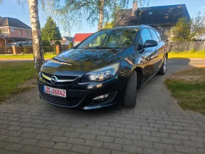 Usata Opel Astra 140 CV (102 kW) 2016 Nero Station wagon