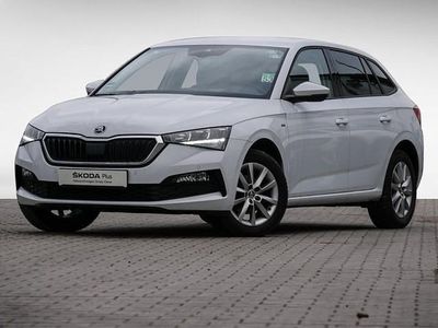 Gebraucht Skoda Scala Clever 110 PS (80 kW) 2021 Moonweiß perleffekt Kleinwagen
