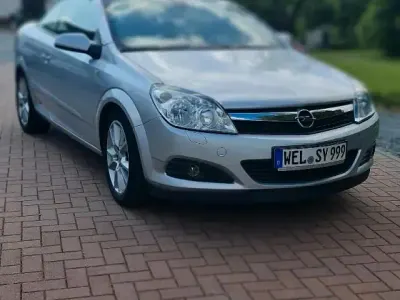 Gebraucht Opel Astra Cabriolet 140 PS (102 kW) 2007 Silber Cabrio