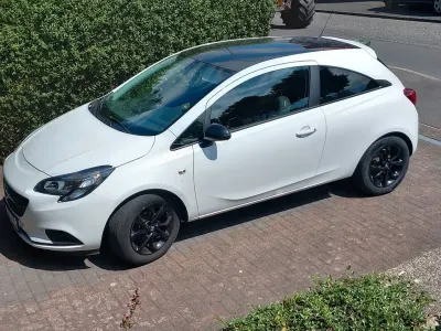 Gebraucht Opel Corsa Color Edition 69 PS (50 kW) 2015 Weiß Kleinwagen