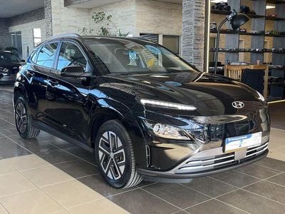 Usata Hyundai Kona Select 100 kW (136 CV) 2023 Nero SUV