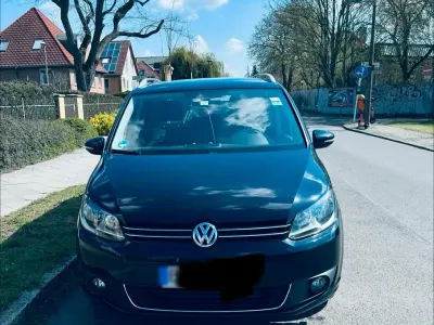 Gebraucht VW Touran Match 105 PS (77 kW) 2012 Schwarz Van / Kleinbus